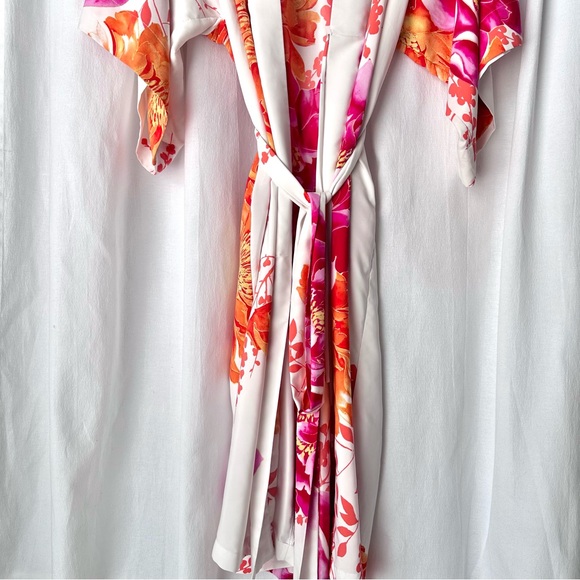 Natori Floral Print Robe ASO Khloe Kardashian - Picture 6 of 14